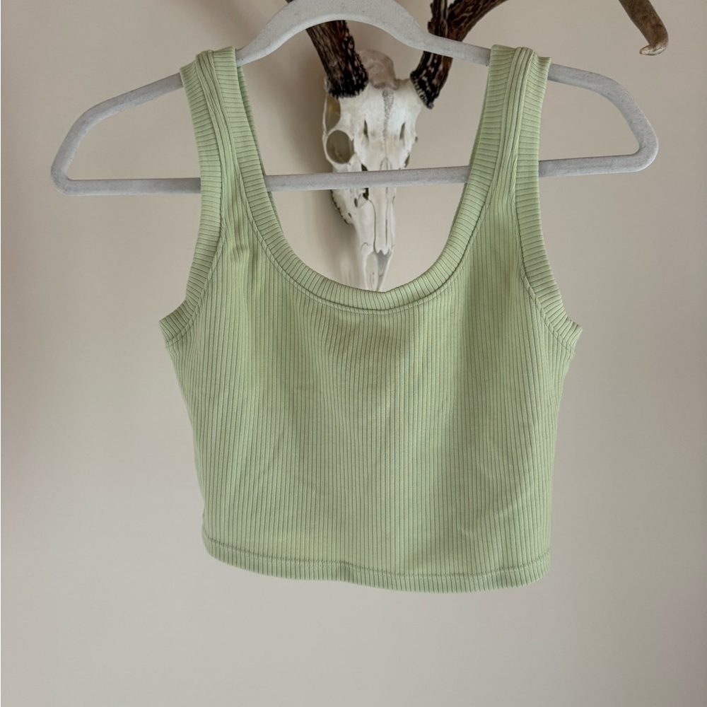 ALO Yoga Ribbed Scoop Crop Tank - Pale Green
